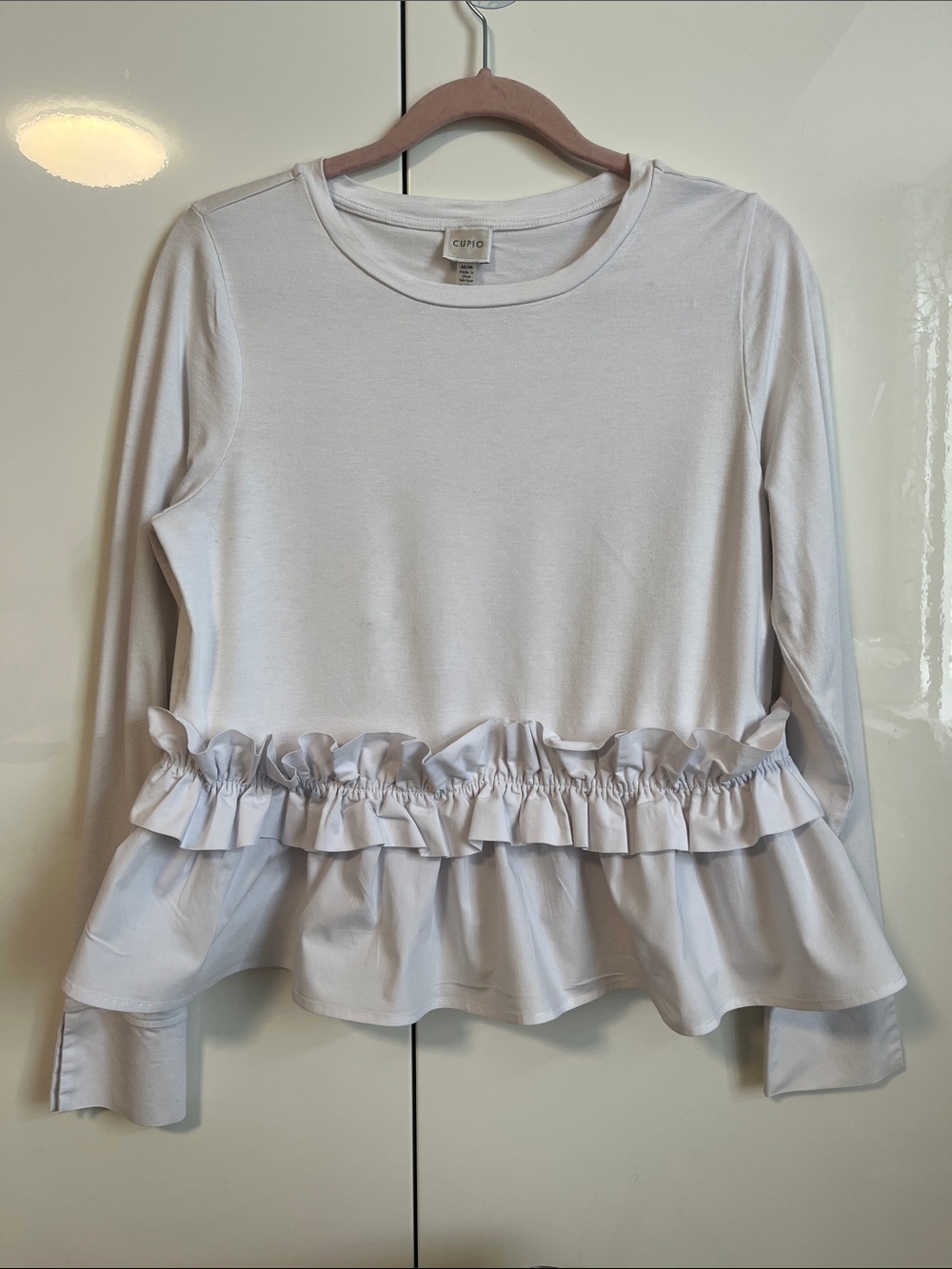Cupio White Long-Sleeve Crewneck Tee Frill Elastic Waist, Size M